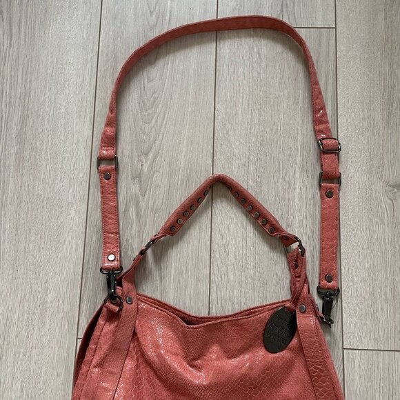 Kenneth Cole Reaction Faux Leather Crossbody Bag Snake Embossed Studded Orange - Picture 5 of 12